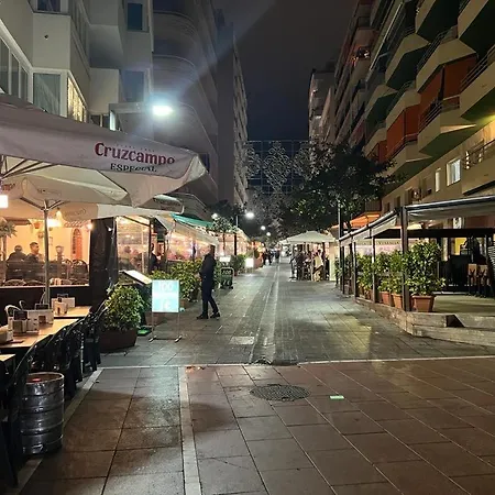 1st Line Paseo Maritimo En El Puerto Deportivo De