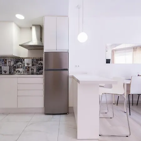 1st Line Paseo Maritimo En El Puerto Deportivo De * 마르베야