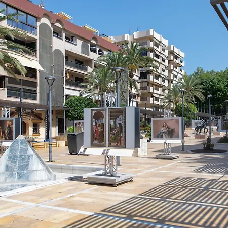 1st Line Paseo Maritimo En El Puerto Deportivo De