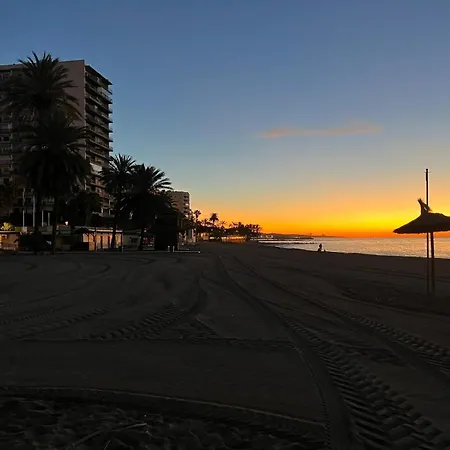 1st Line Paseo Maritimo En El Puerto Deportivo De *