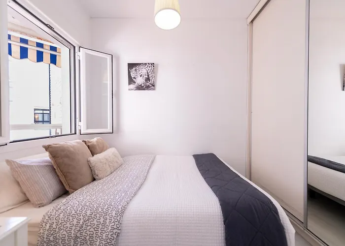 1st Line Paseo Maritimo En El Puerto Deportivo De *