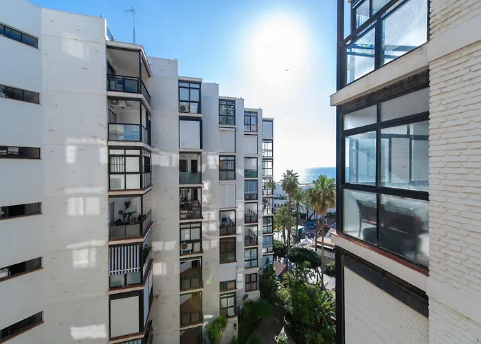 1st Line Paseo Maritimo En El Puerto Deportivo De Marbella