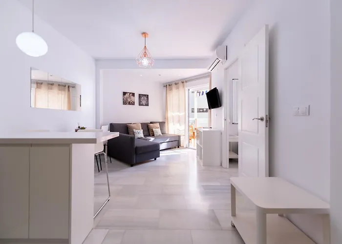 1st Line Paseo Maritimo En El Puerto Deportivo De * Marbella