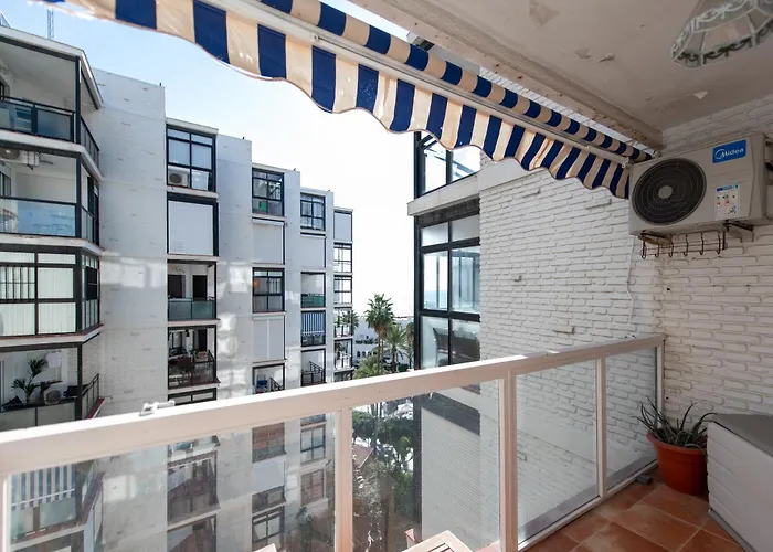 1st Line Paseo Maritimo En El Puerto Deportivo De *