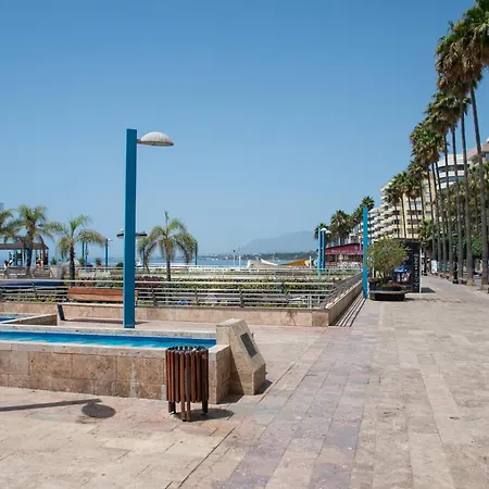 1st Line Paseo Maritimo En El Puerto Deportivo De شقة