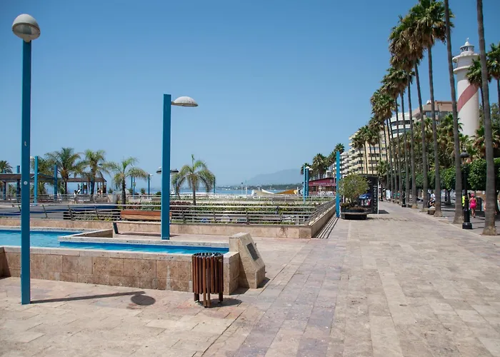 1st Line Paseo Maritimo En El Puerto Deportivo De Appartamento